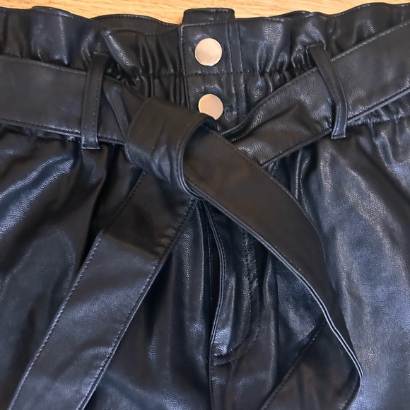 FAUX LEATHER HIGH RISE MINI SKIRT BLACK - Picture 4 of 4